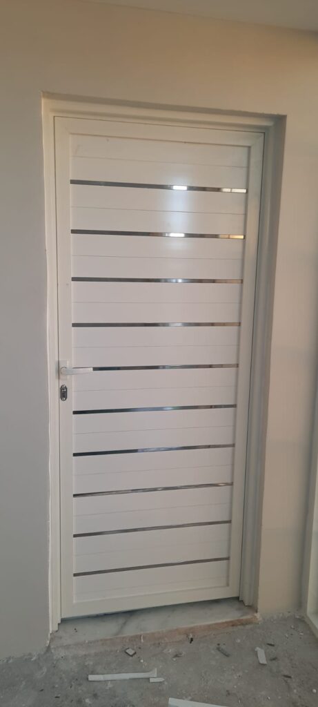 باب الالمنيوم